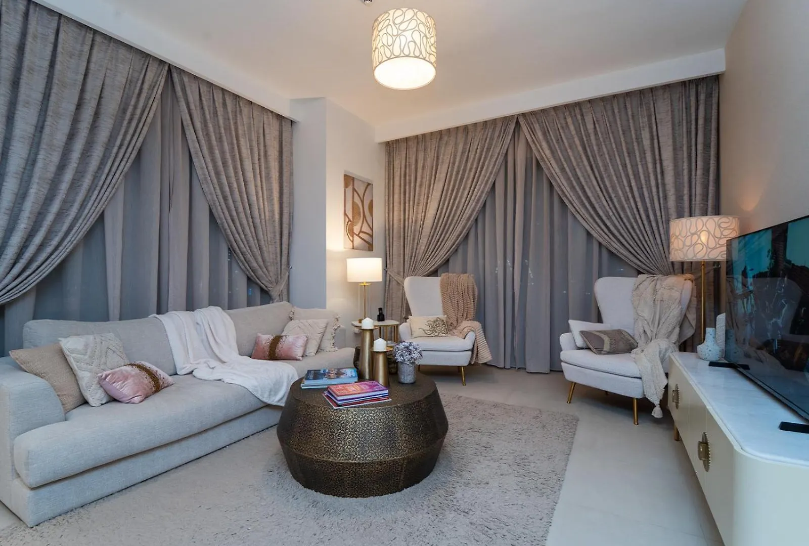 Luxury Direct Dubai Mall Access Downtown Views 0*,  United Arab Emirates